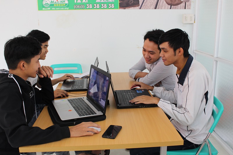 Sinh viên UD-CK làm web dịch vụ “phục vụ” học sinh, sinh viên